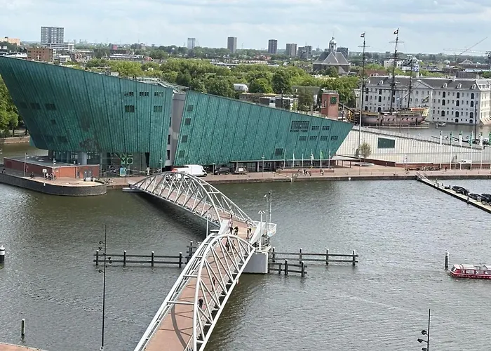 Hotelboot Zwaan