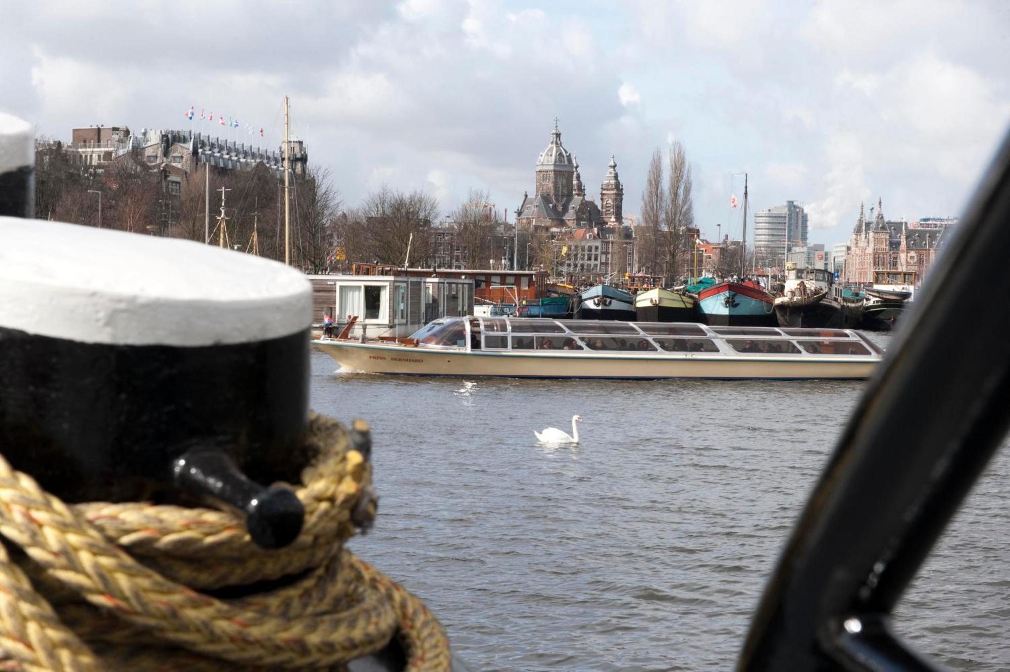 Hotelboot Zwaan Ámsterdam